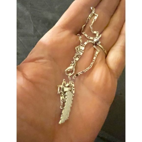 Cute WHITE SAPPHIRE N STERLING SILVER FEATHER NECKLACE - Picture 3 of 3